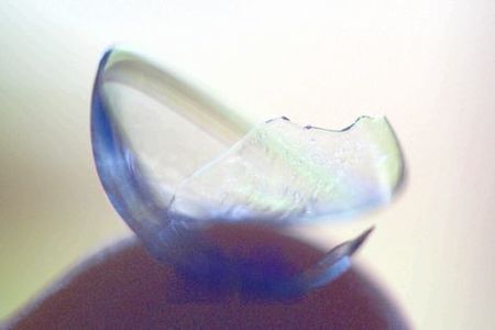 コンタクトレンズ 破損.jpg