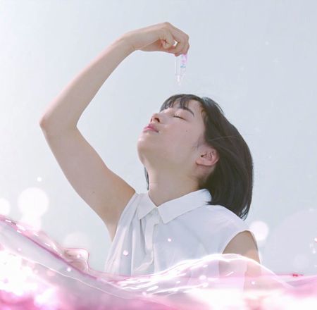 コンタクト用目薬 広瀬すず.jpg